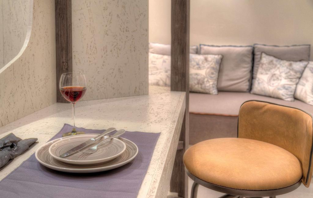 Harbor Suites Piraeus Room photo