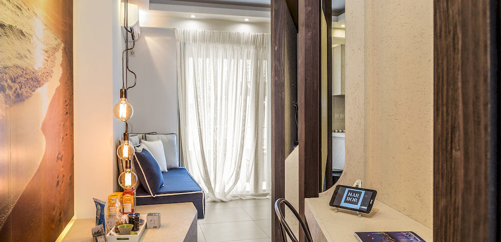 Harbor Suites Piraeus Exterior photo