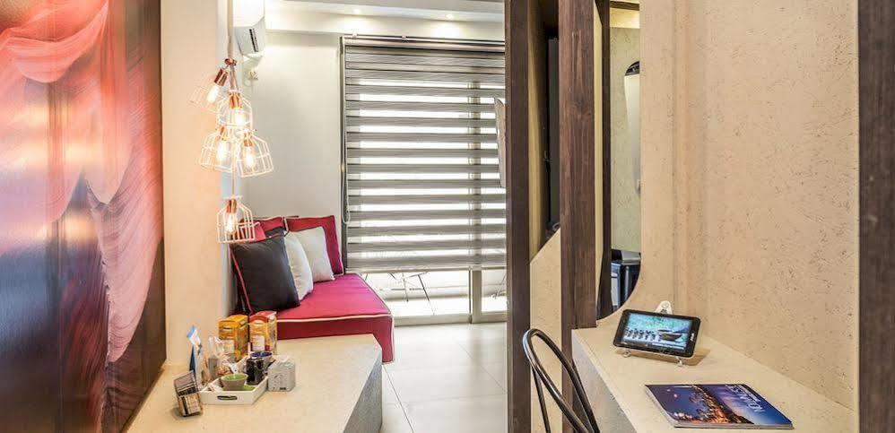 Harbor Suites Piraeus Exterior photo